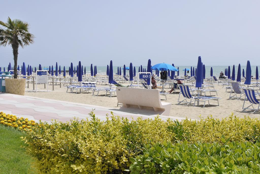 Hotel Beach2