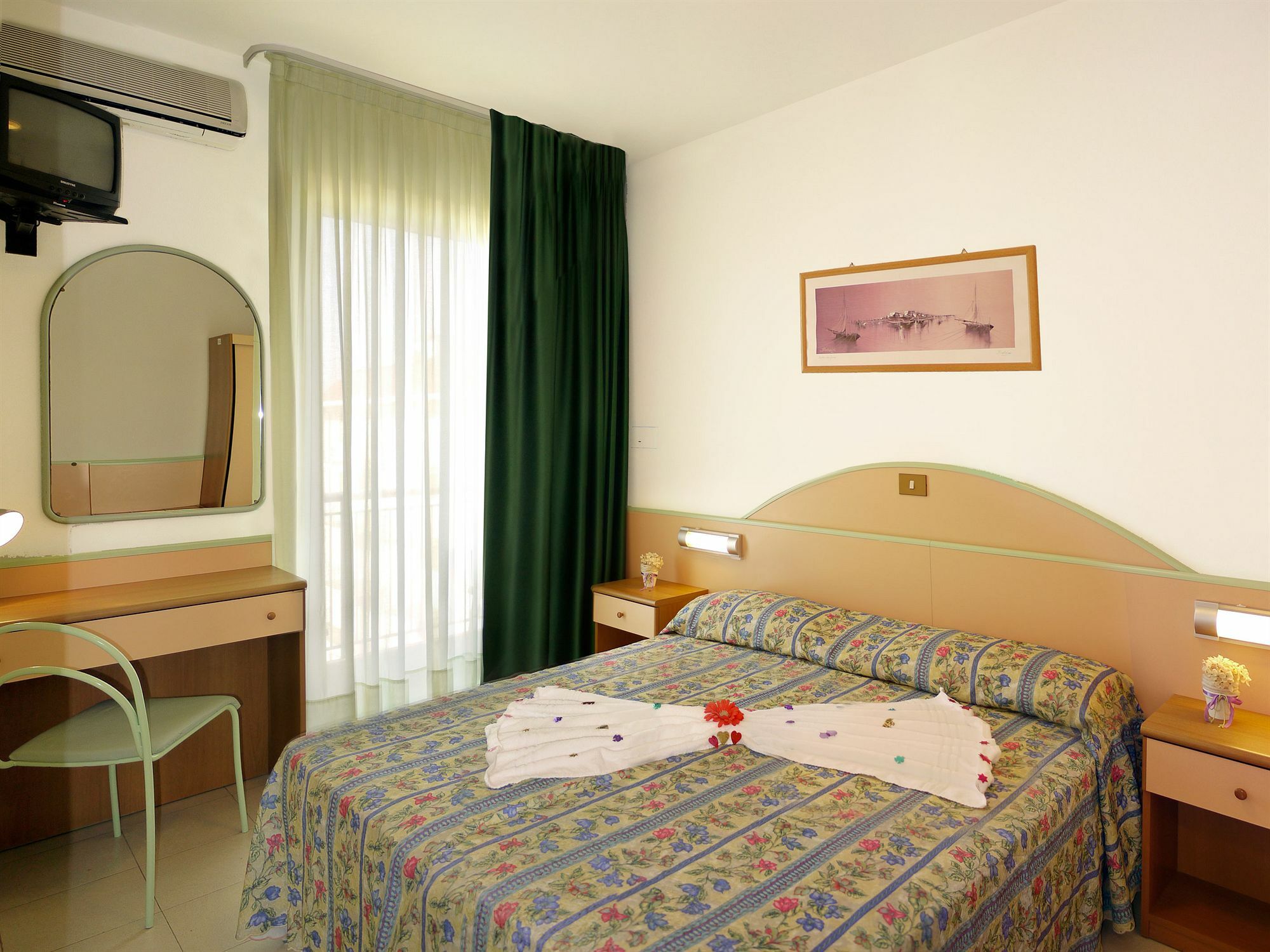 Beach2 Hotel 3*