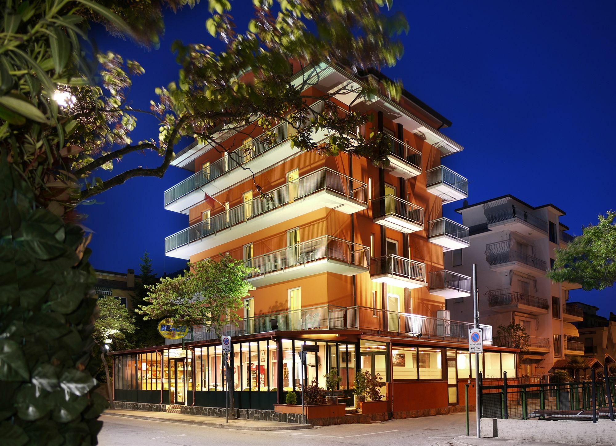 Hotel Beach2